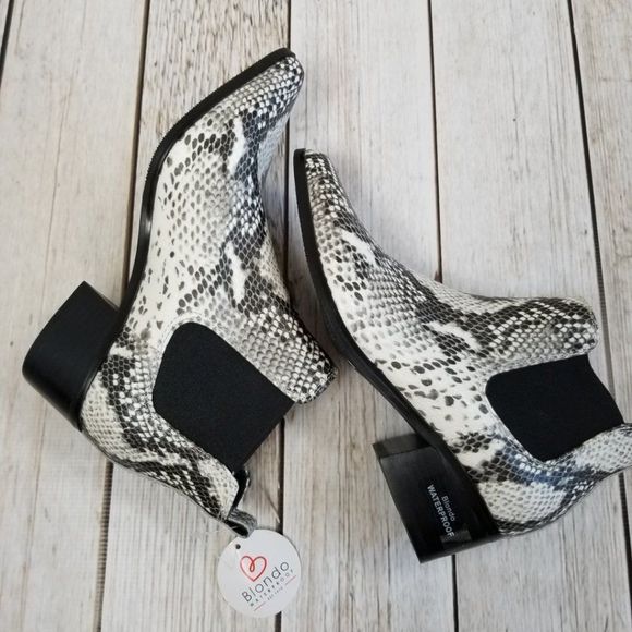 Waterproof Blondo Emelia Snakeskin Chelsea Booties Size 7 NWT - Picture 6 of 9